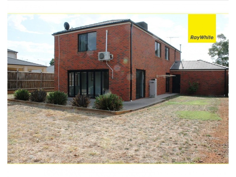 13 SNOWBUSH Terrace, Point Cook VIC 3030