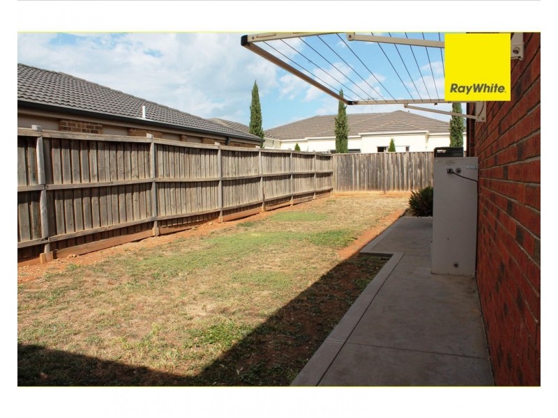 13 SNOWBUSH Terrace, Point Cook VIC 3030