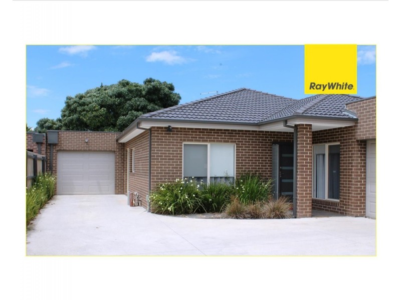 2/33 Williams Road, Laverton VIC 3028