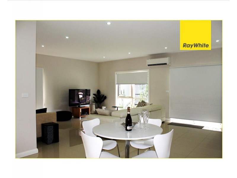 2/33 Williams Road, Laverton VIC 3028