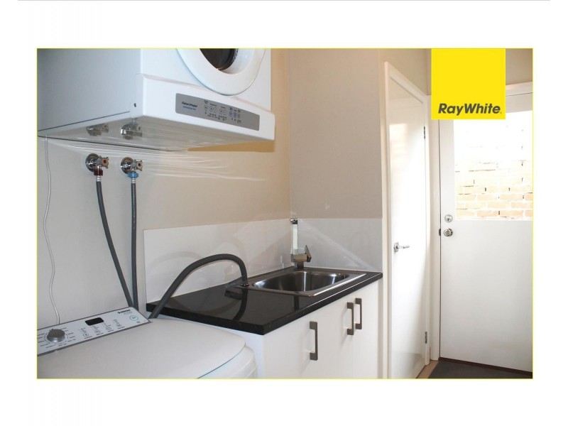 2/33 Williams Road, Laverton VIC 3028