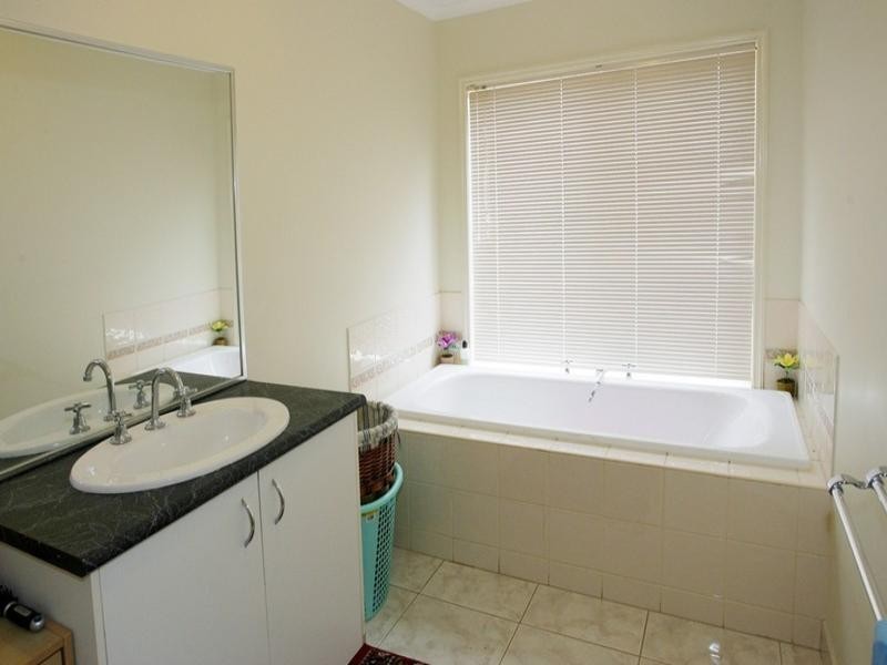 19 Bordeaux Drive, Hoppers Crossing VIC 3029