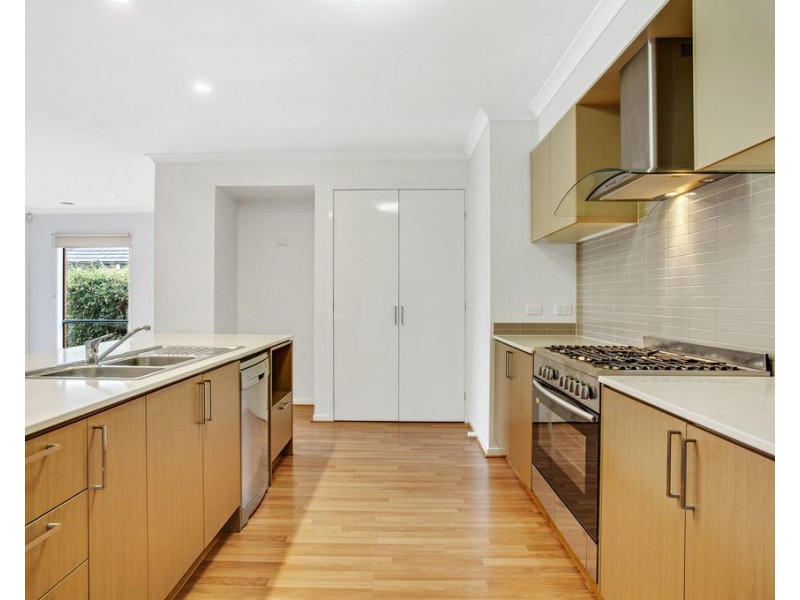 10 Bungalook Street, Wyndham Vale VIC 3024