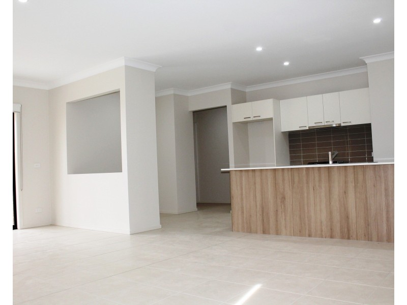 38 Grassbird Drive, Point Cook VIC 3030