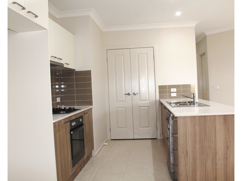 38 Grassbird Drive, Point Cook VIC 3030