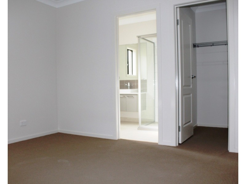 38 Grassbird Drive, Point Cook VIC 3030