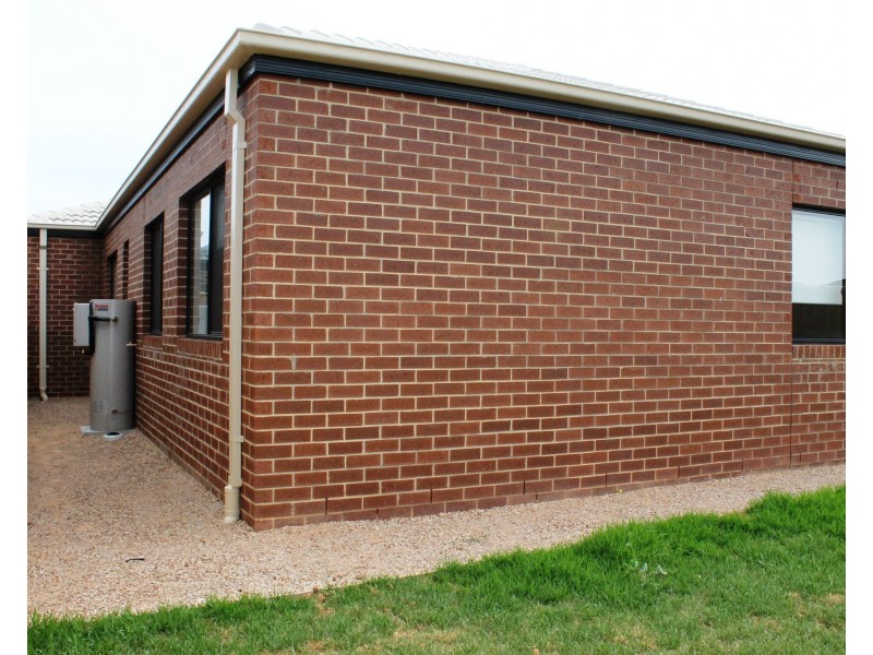 38 Grassbird Drive, Point Cook VIC 3030