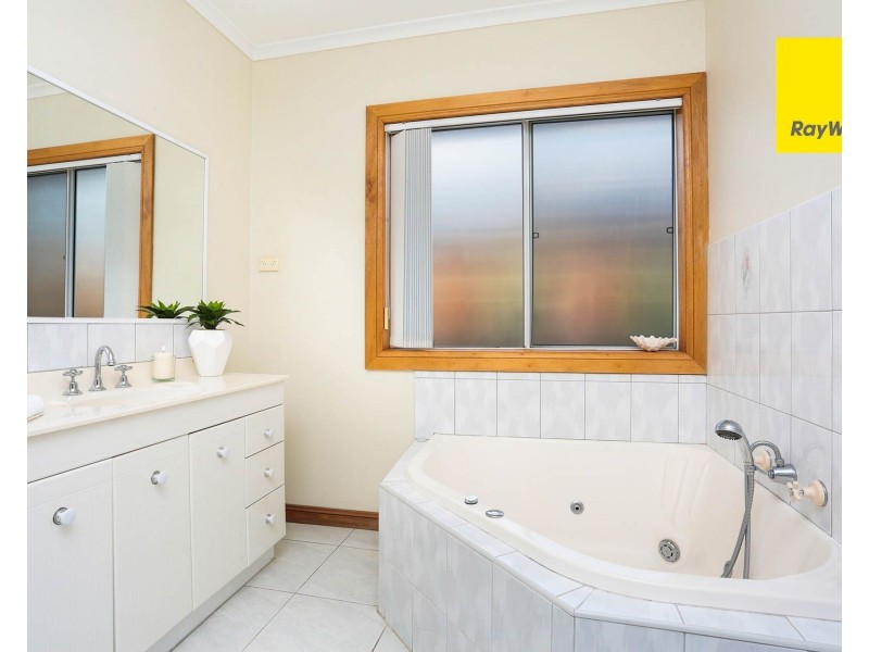 98 Lady Nelson Way, Taylors Lakes VIC 3038