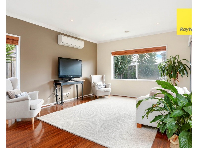 8 Caldwell Road, Williams Landing VIC 3027