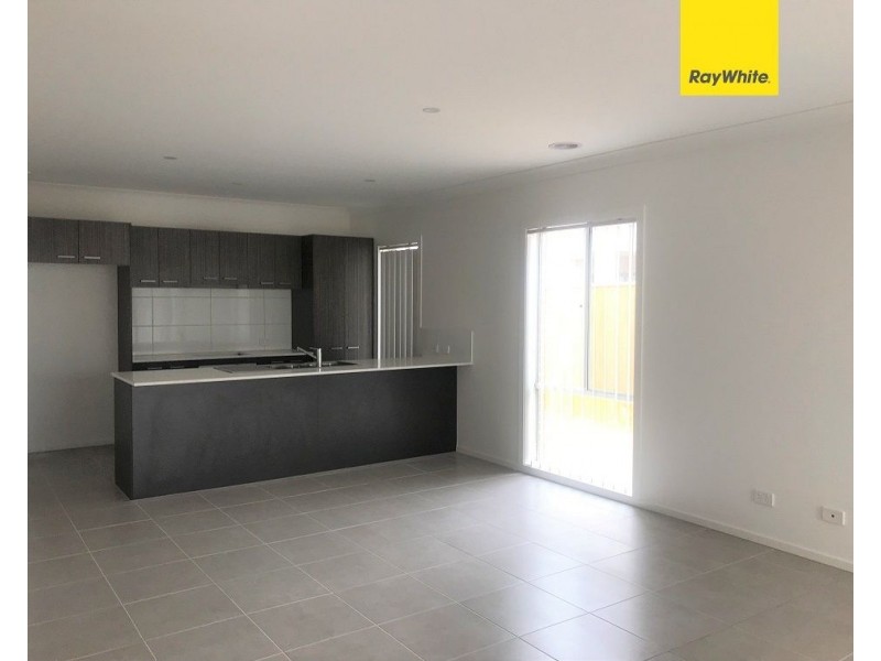 17 Seedgrass Street, Point Cook VIC 3030