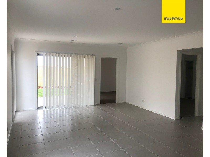 17 Seedgrass Street, Point Cook VIC 3030