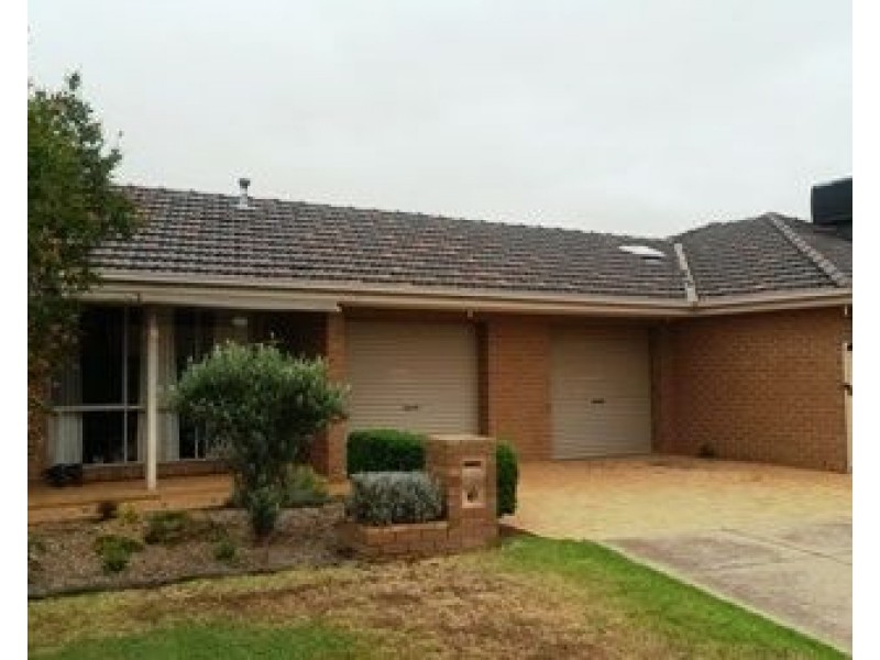 16 Irvine Court, Altona Meadows VIC 3028