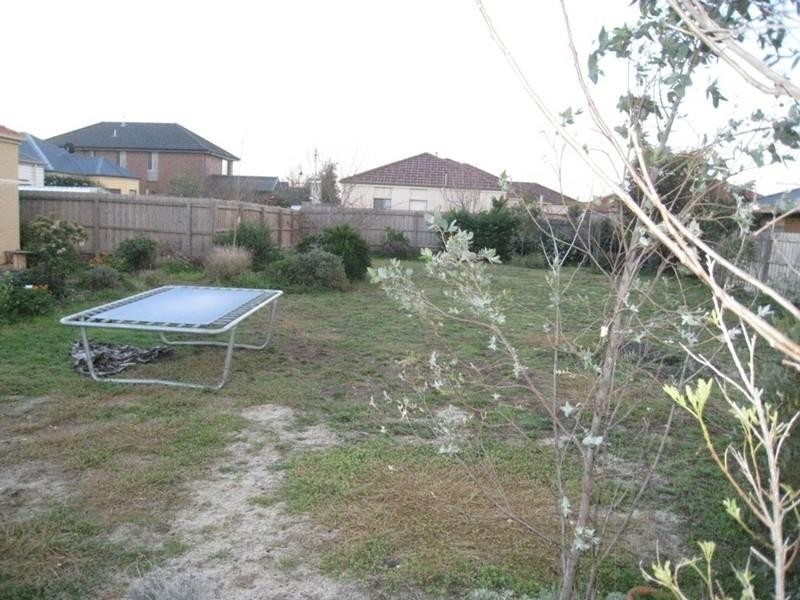 7 Inverloch Drive, Point Cook VIC 3030