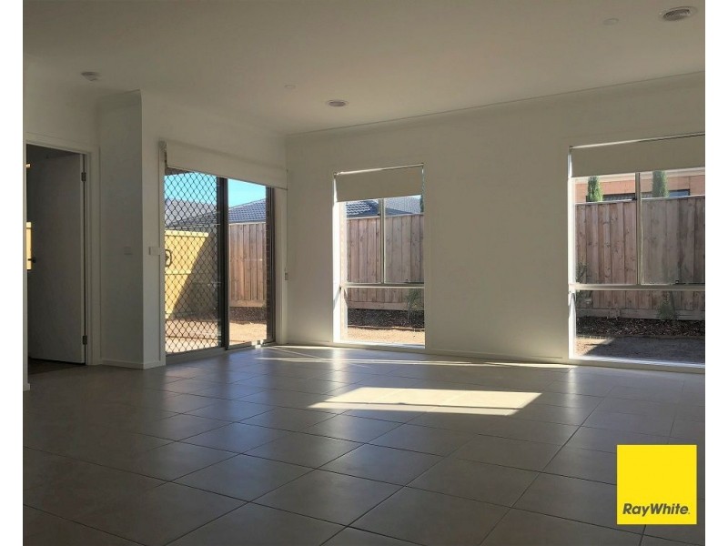 42 Kittyhawk Road, Point Cook VIC 3030