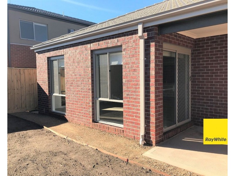 42 Kittyhawk Road, Point Cook VIC 3030