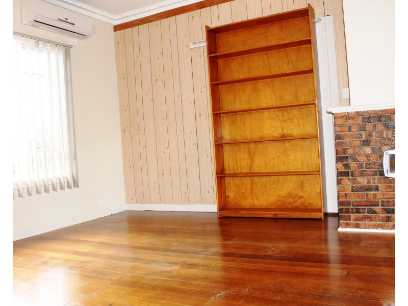 11 Dove Avenue, Altona VIC 3018