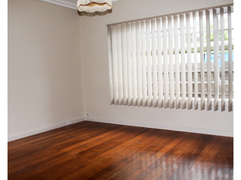 11 Dove Avenue, Altona VIC 3018