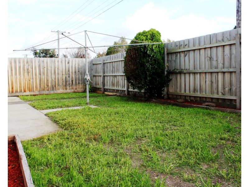 11 Dove Avenue, Altona VIC 3018