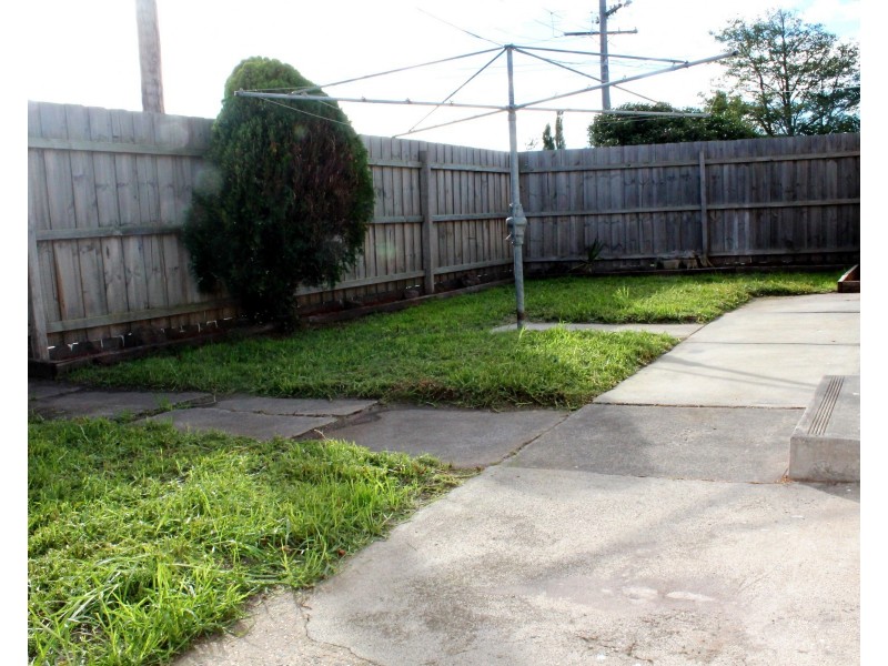 11 Dove Avenue, Altona VIC 3018