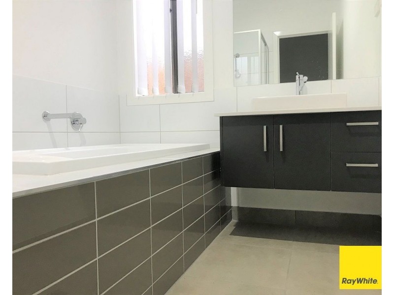 34 Kittyhawk Road, Point Cook VIC 3030