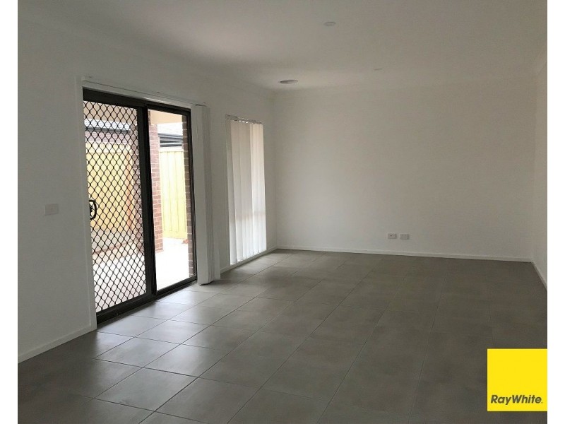 34 Kittyhawk Road, Point Cook VIC 3030