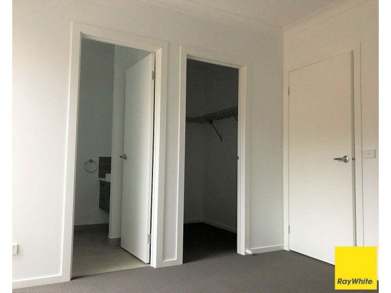 34 Kittyhawk Road, Point Cook VIC 3030