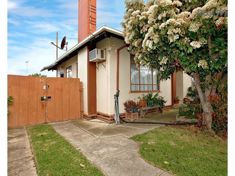 13 Williams Road, Laverton VIC 3028