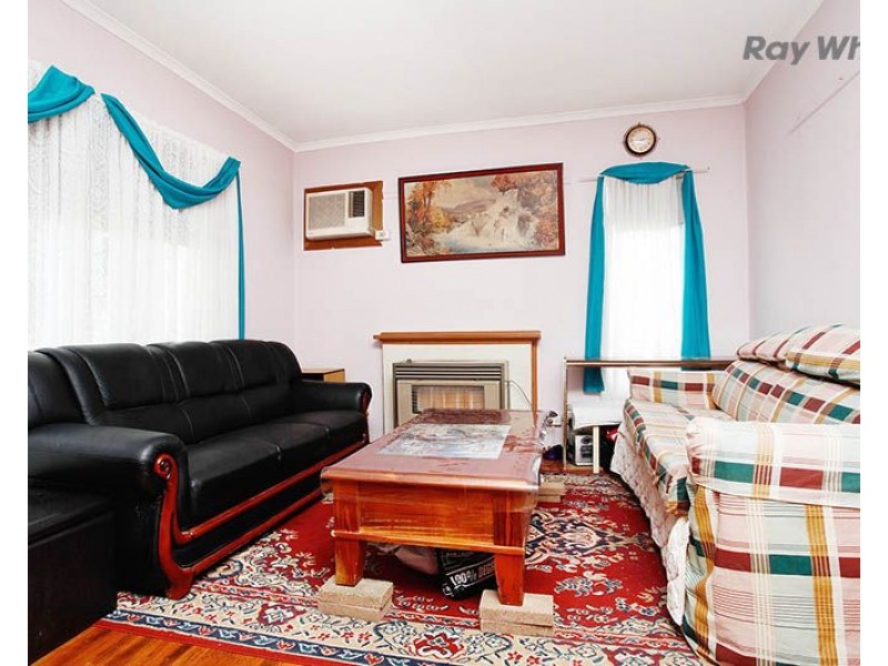 13 Williams Road, Laverton VIC 3028