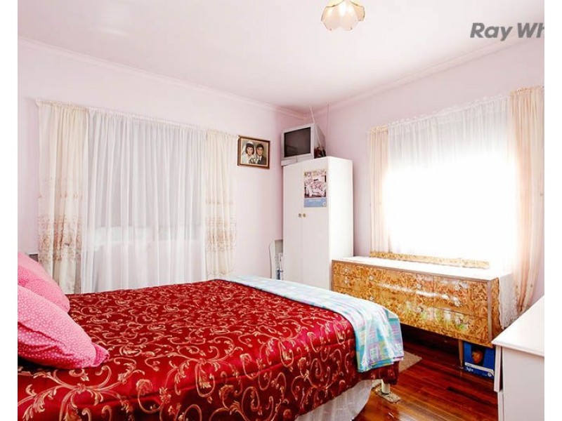 13 Williams Road, Laverton VIC 3028