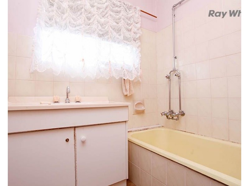 13 Williams Road, Laverton VIC 3028