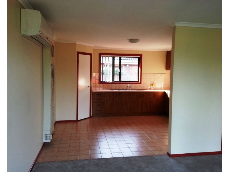 2/47 Newham Way, Altona Meadows VIC 3028