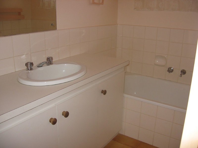 2/76 Point Cook Road, Seabrook VIC 3028