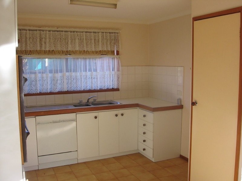 2/76 Point Cook Road, Seabrook VIC 3028