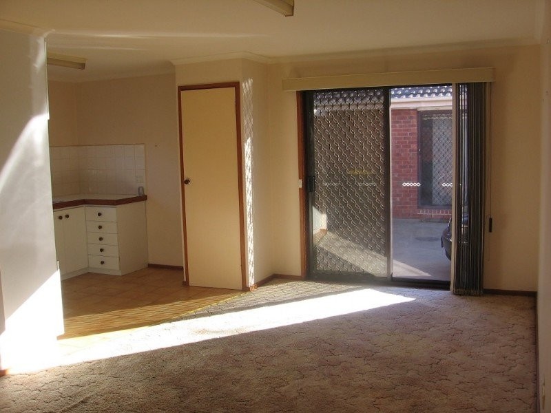 2/76 Point Cook Road, Seabrook VIC 3028