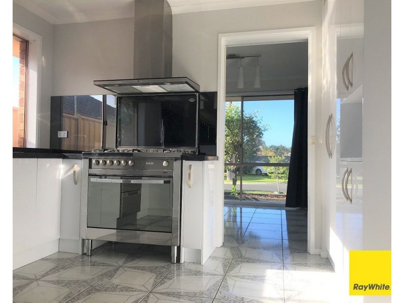 13 Doris Drive, Hoppers Crossing VIC 3029