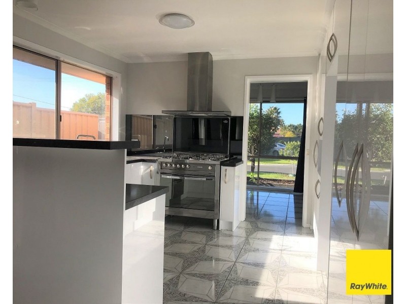 13 Doris Drive, Hoppers Crossing VIC 3029