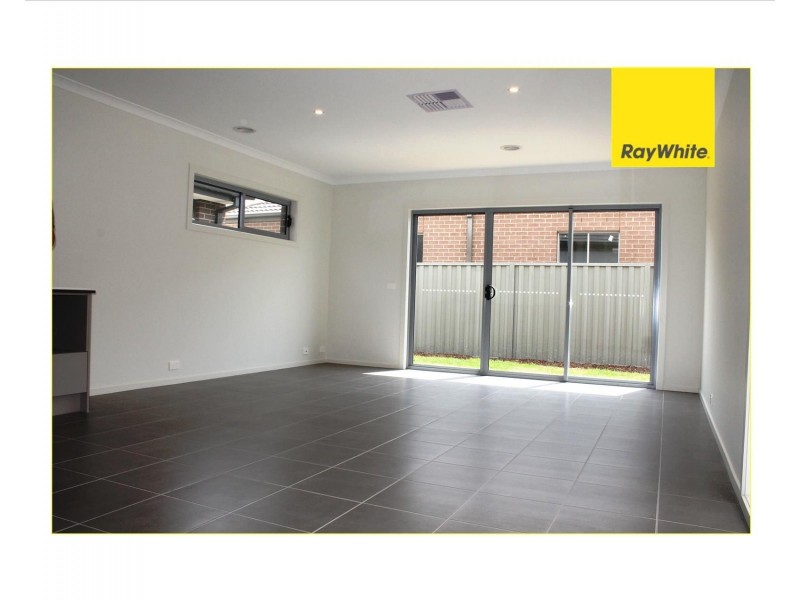 11 Herbal Avenue, Kurunjang VIC 3337