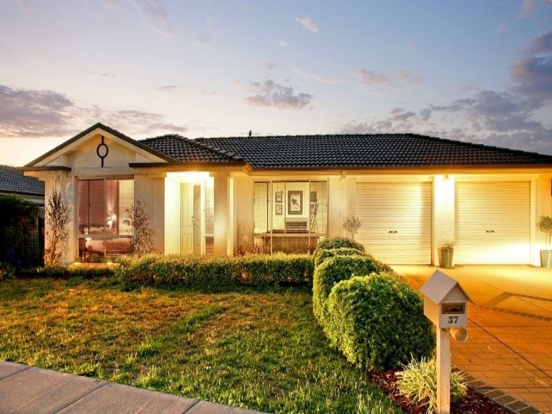 37 Kirkstone Road, Point Cook VIC 3030