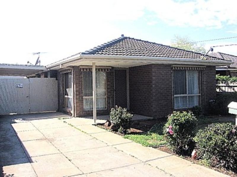 11 HENRY Drive, Altona Meadows VIC 3028