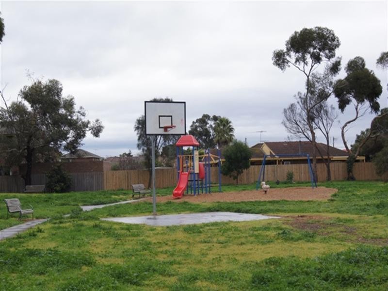 44 Nangiloc Crescent, Werribee VIC 3030