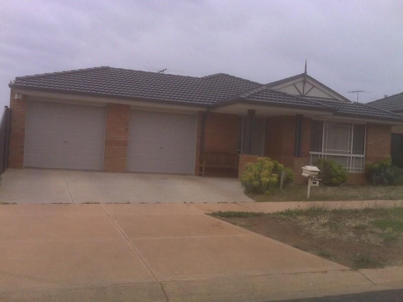 12 DUNSTANS Road, Point Cook VIC 3030