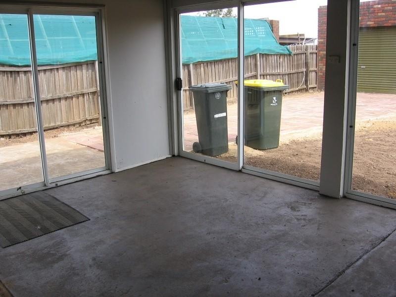 16 CRELLIN Avenue, Altona Meadows VIC 3028