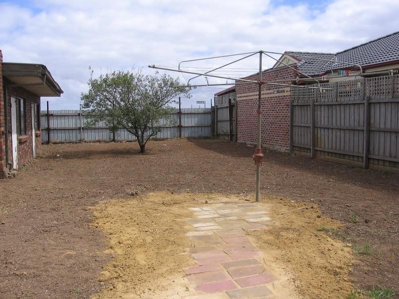 16 CRELLIN Avenue, Altona Meadows VIC 3028