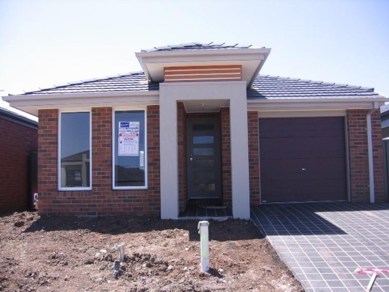 21 HOWARD Place, Deer Park VIC 3023