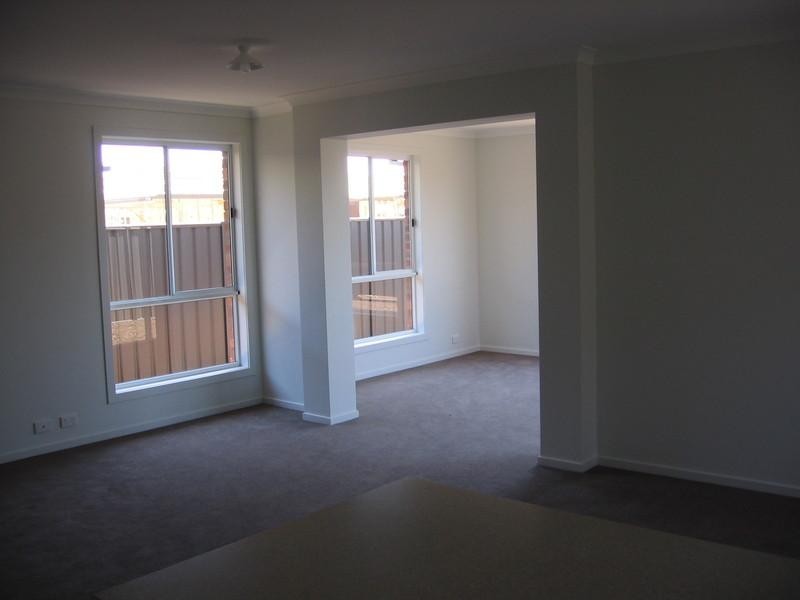 21 HOWARD Place, Deer Park VIC 3023