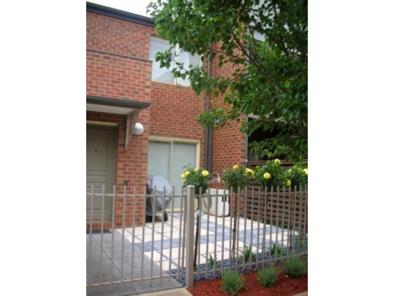 16 RIBBONY Walk, Maribyrnong VIC 3032