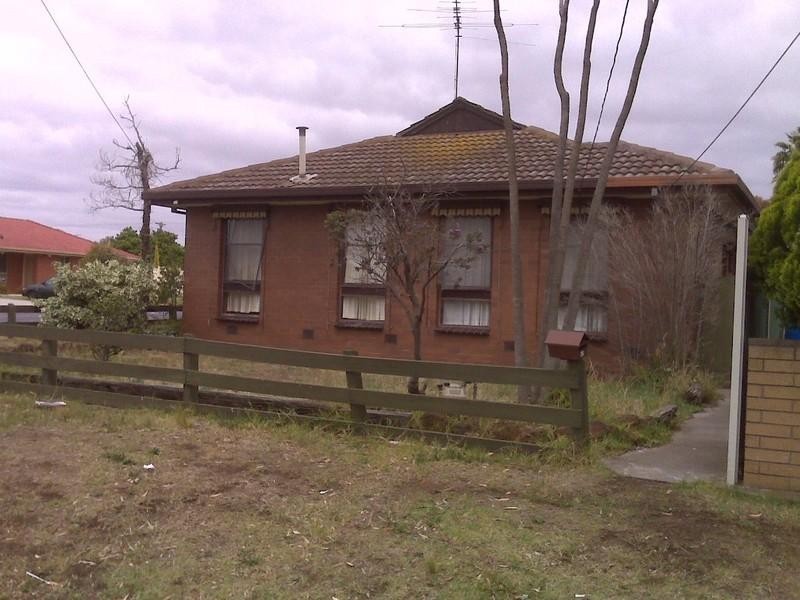 42 LINDEN Street, Altona Meadows VIC 3028