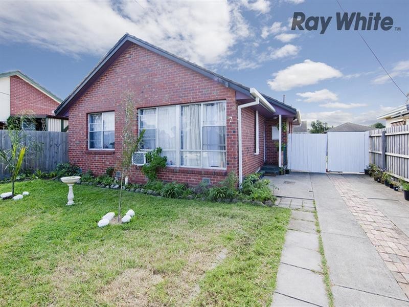 7 Chirnside Crescent, Laverton VIC 3028