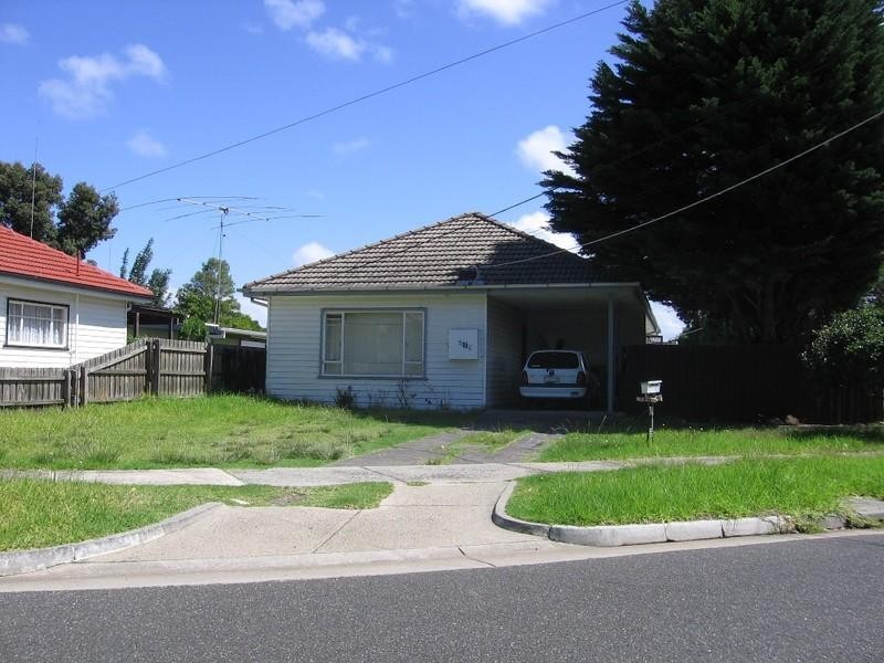 11 Dove Avenue, Altona VIC 3018