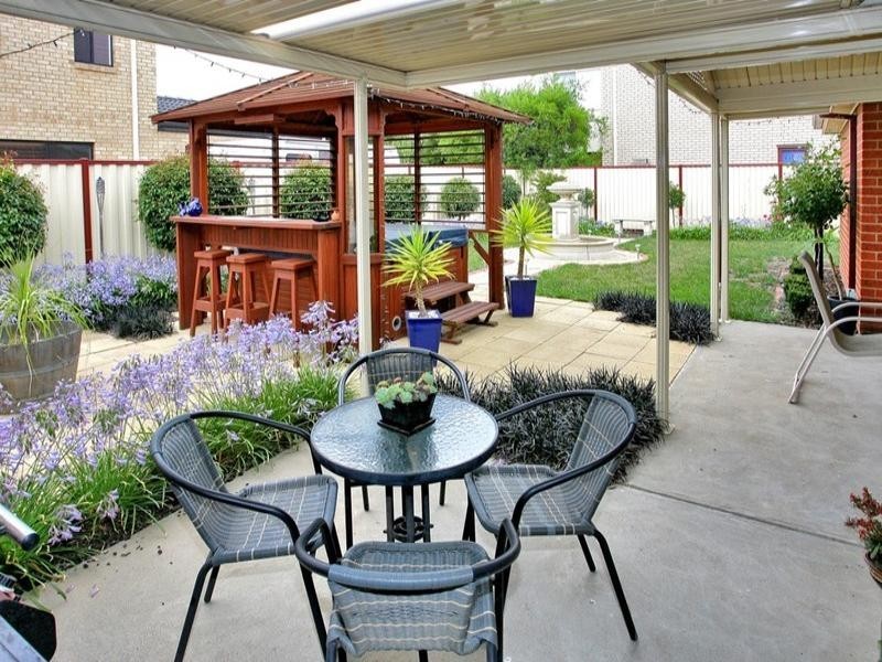 8 Caledonian Way, Point Cook VIC 3030